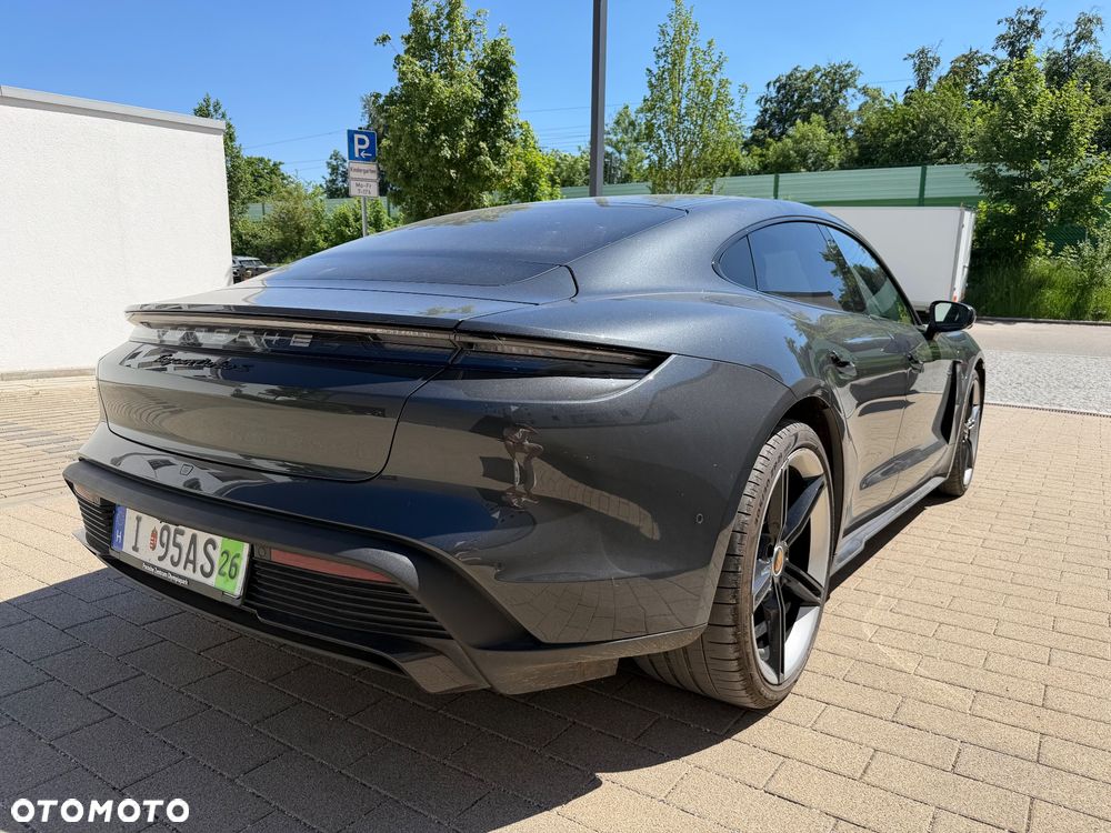 Porsche Taycan - 2