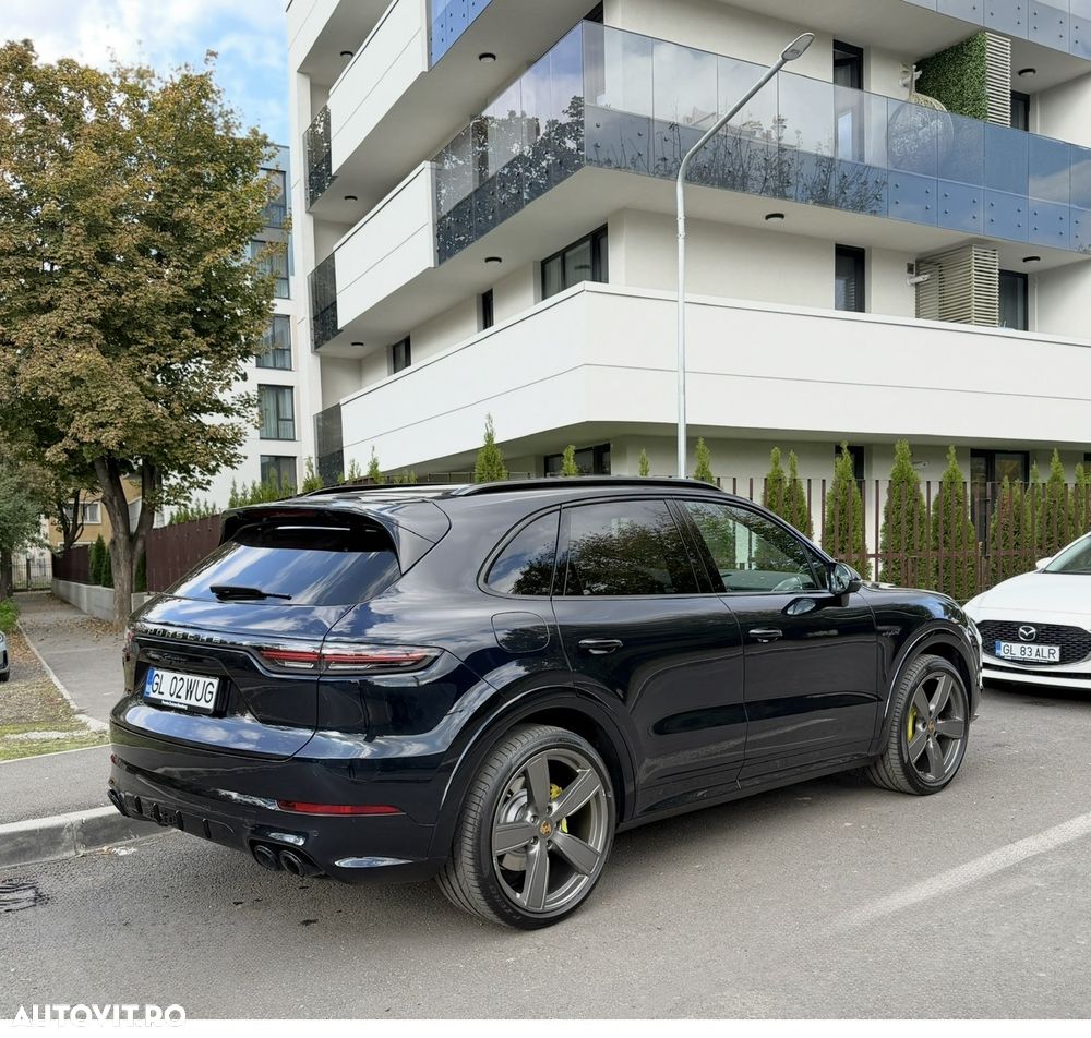 Porsche Cayenne - 2