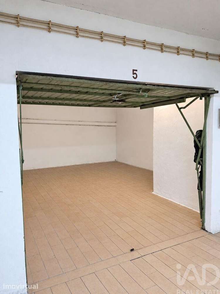 Parque de Estacionamento / Garagem / Box em Portimão de 26 m2 - Grande imagem: 3/7