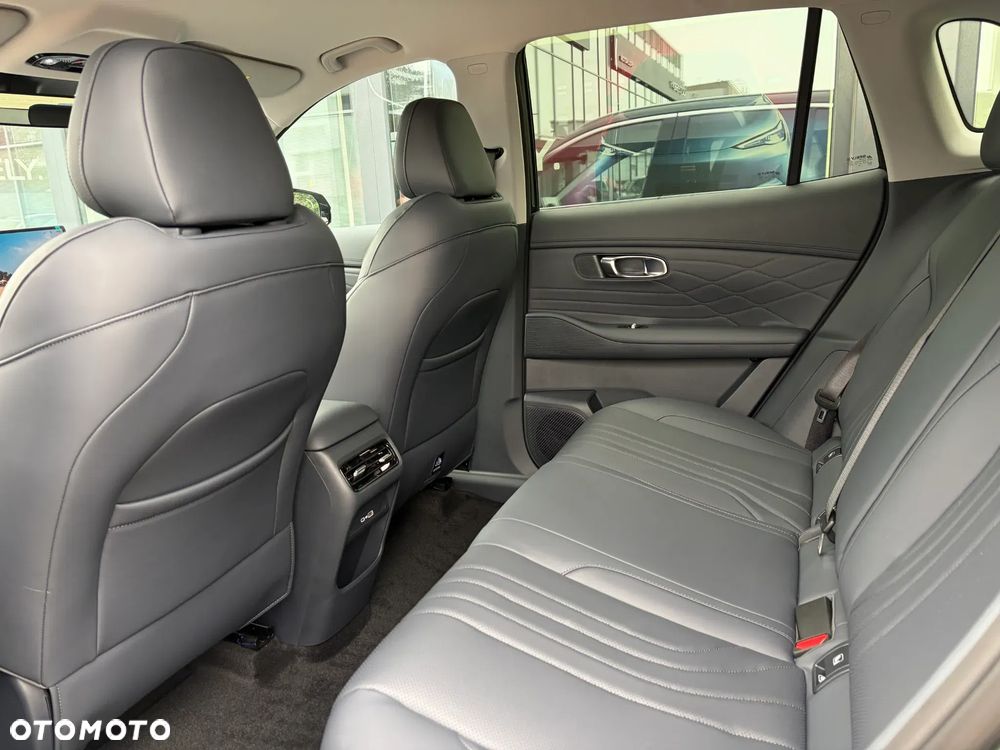 Geely Starray EM-i 1.5 PHEV Pro - 13