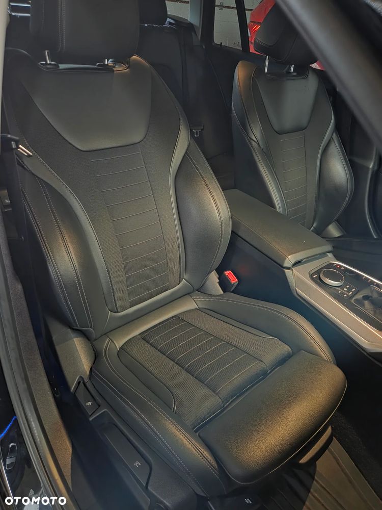 BMW Seria 3 320d Sport Line Shadow - 25