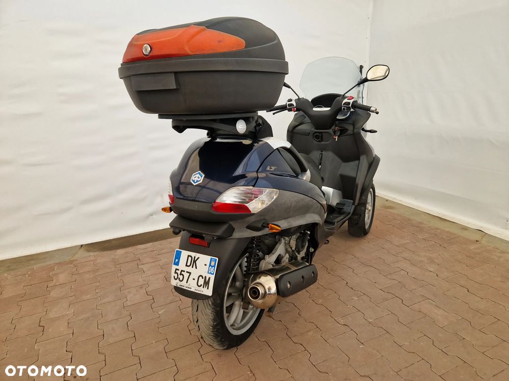 Piaggio MP-3 - 8