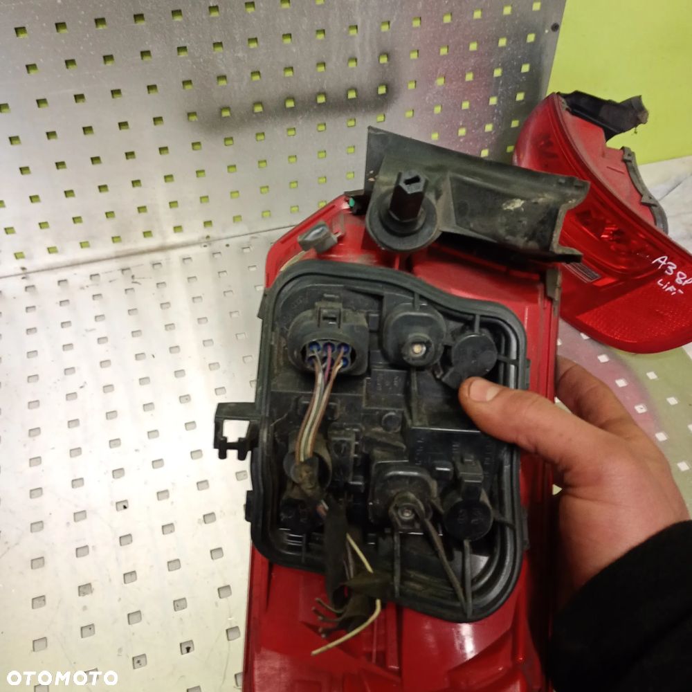 Lampa tylna lewa A3 8P lift 8P4945095E - 2
