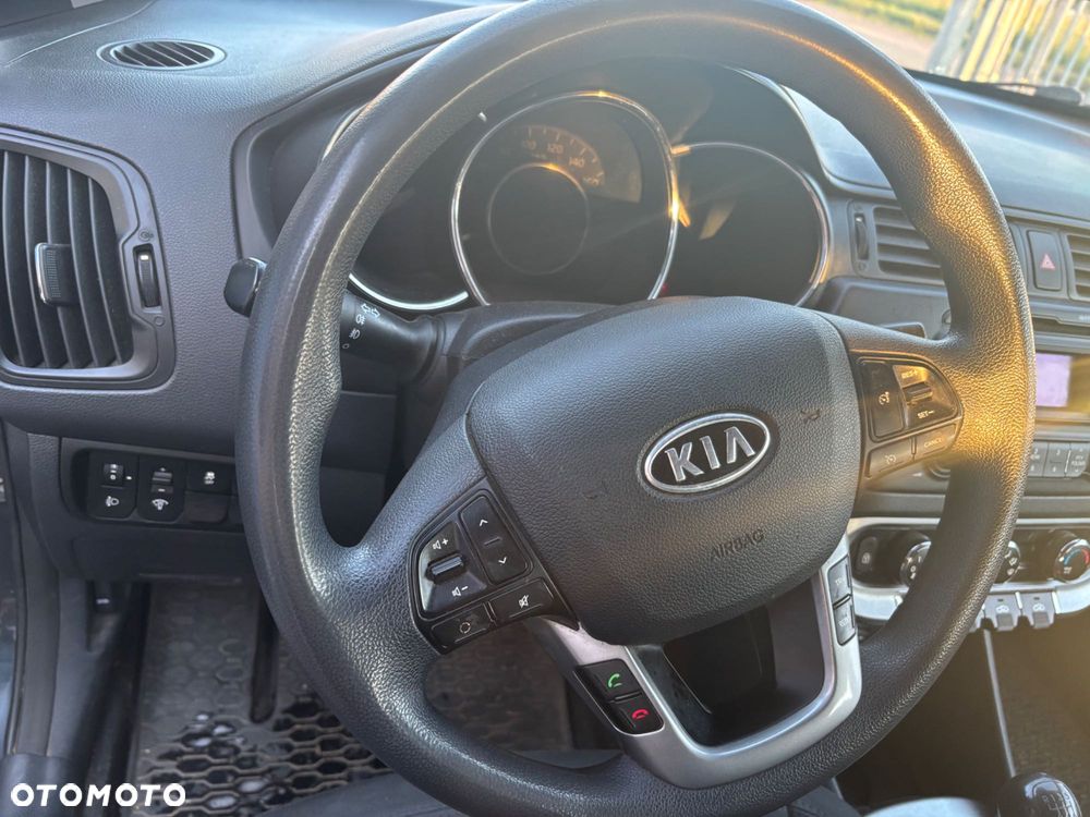 Kia Rio - 6