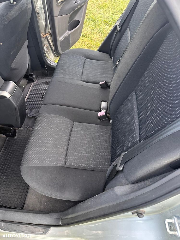 Toyota Auris 2.0 D-4D - 5