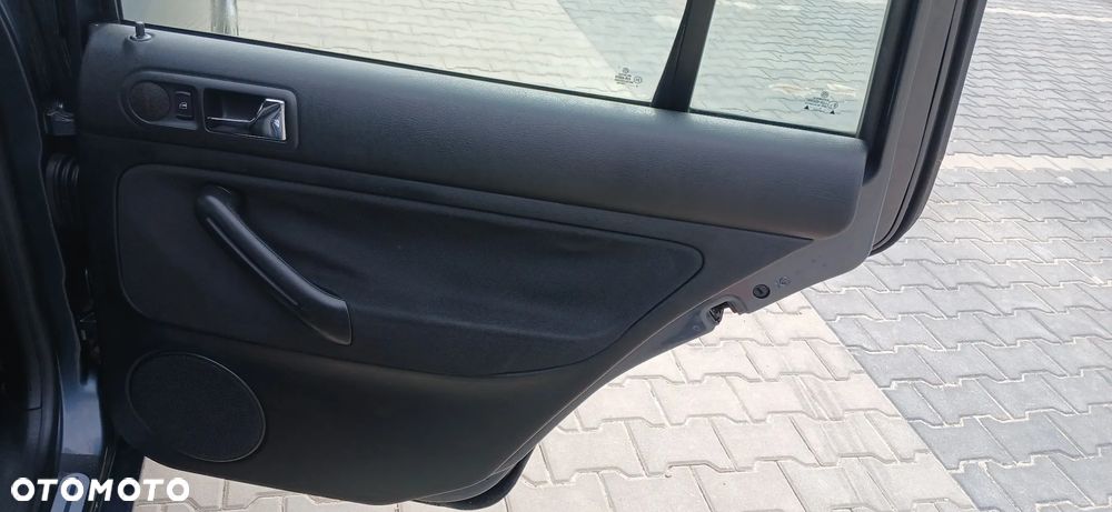 Volkswagen Golf 1.9 TDI Comfortline - 26
