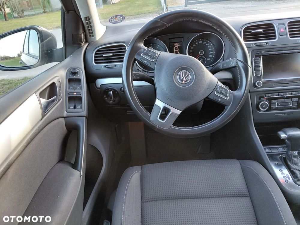 Volkswagen Golf 1.2 TSI DSG Comfortline - 4