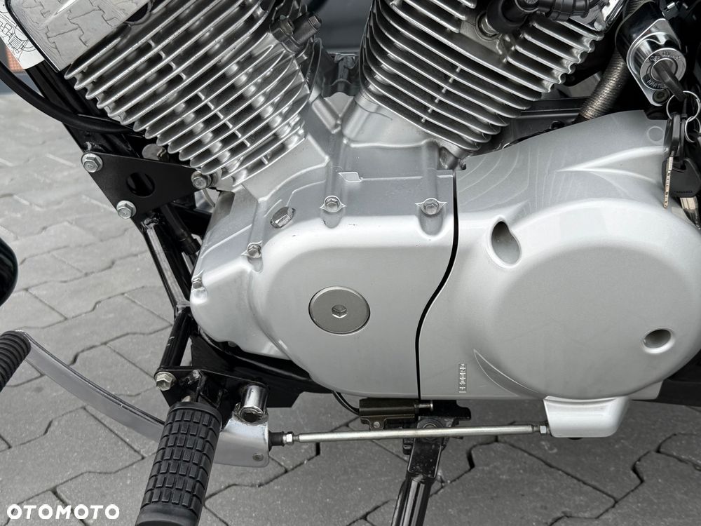 Suzuki Intruder - 35