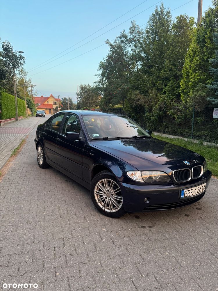 BMW Seria 3 318i - 4