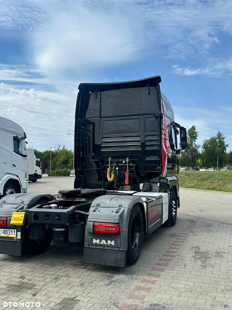 MAN TGX 18.500 XXL Red lion - 2
