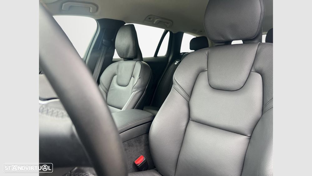 Volvo V60 2.0 T6 AWD TE Plus Dark - 11