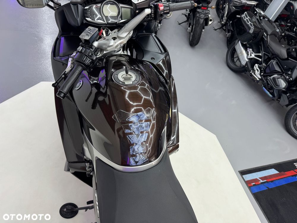 Yamaha FJR - 25