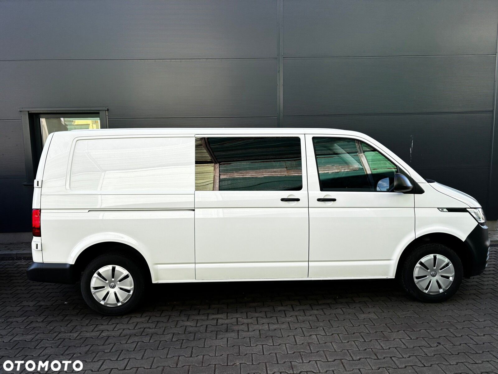 Volkswagen Transporter T6.1 Furgon 3400 2.0TDI 150KM 6b. 3m. - 9