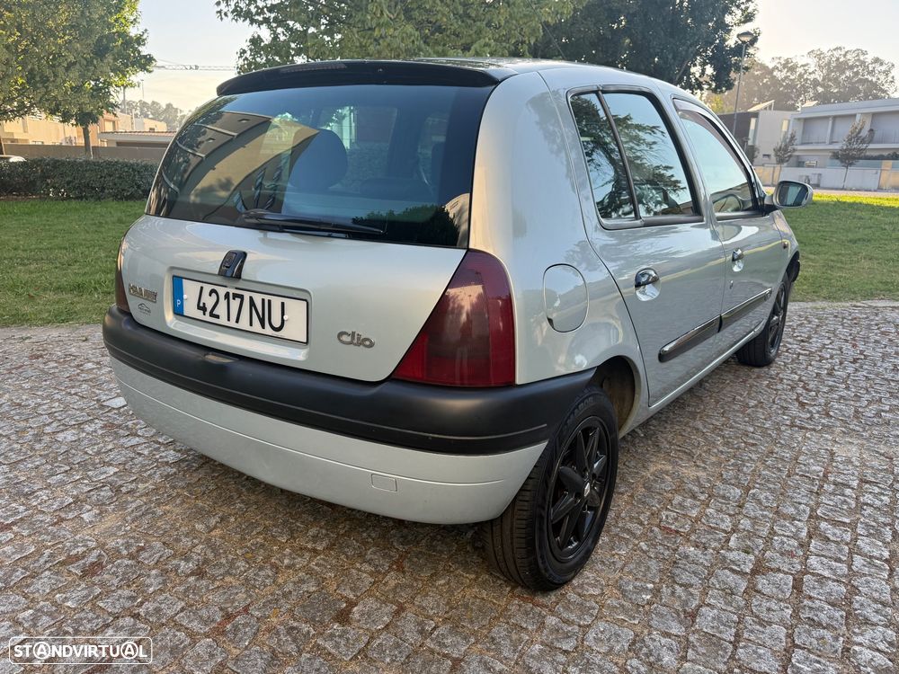 Renault Clio 1.2 RXE - 15
