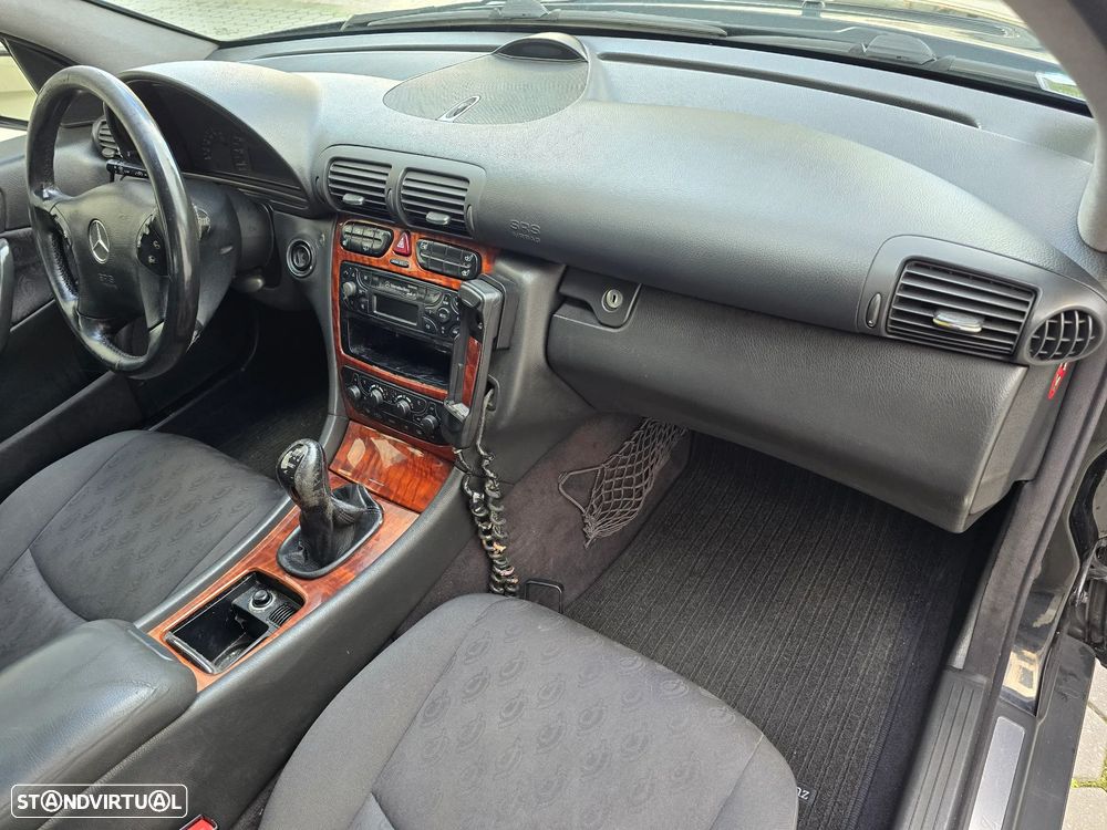 Mercedes-Benz C 220 T CDI Classic - 26