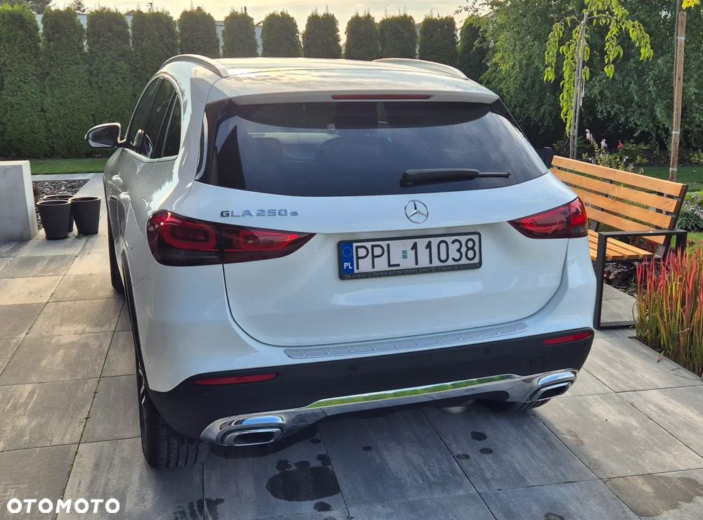 Mercedes-Benz GLA 250 e 8G-DCT - 9
