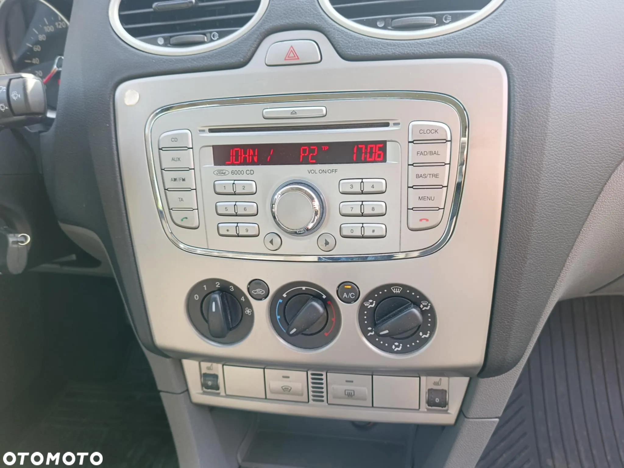 Ford Focus 1.4 Ambiente - 16