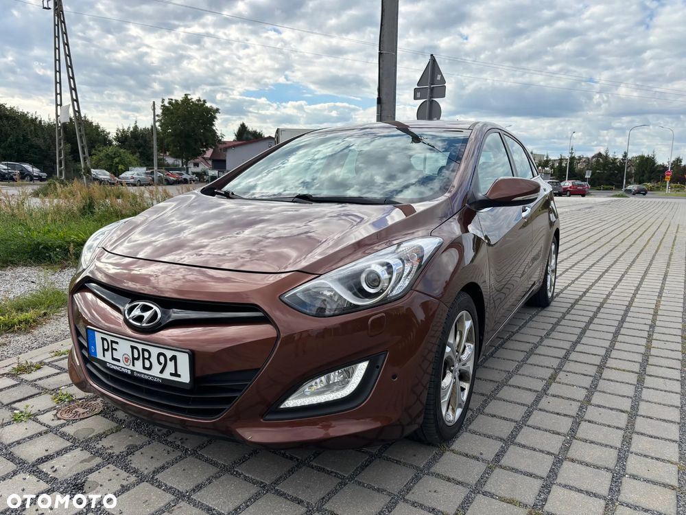 Hyundai i30 blue 1.6 CRDi Trend - 12