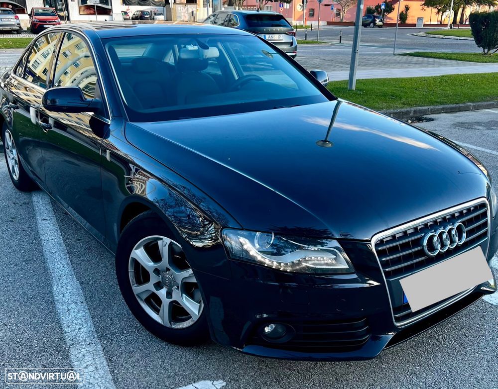 Audi A4 2.0 TDI DPF Attraction - 2