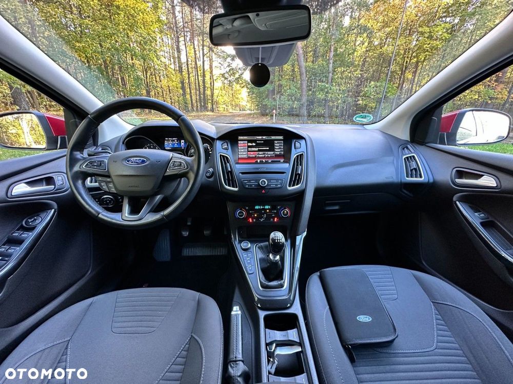 Ford Focus SW 1.0 EcoBoost Titanium - 29