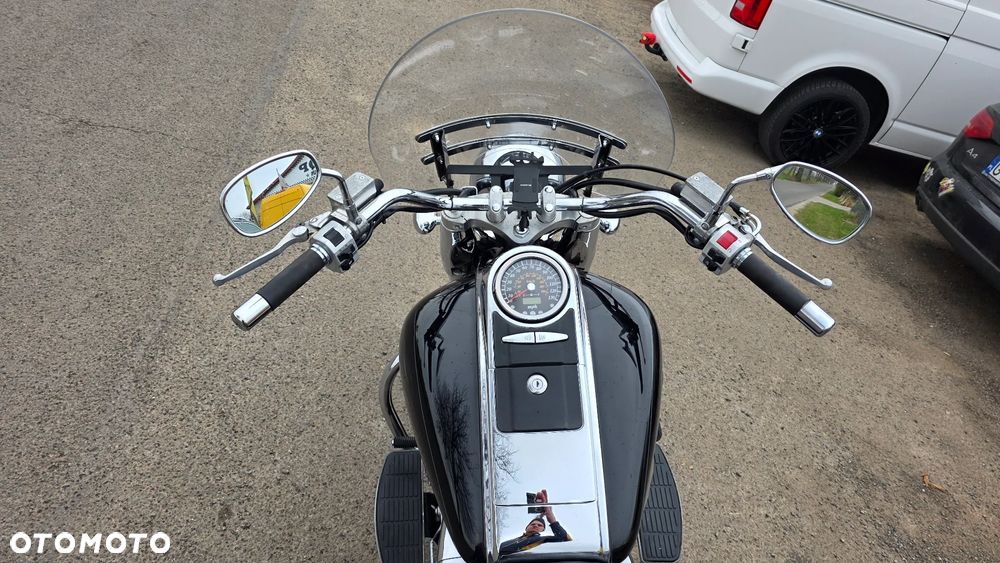 Suzuki Intruder - 12