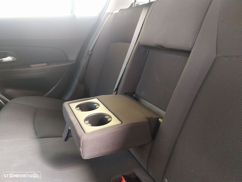 Chevrolet Cruze 1.7 VCDi LT - 11