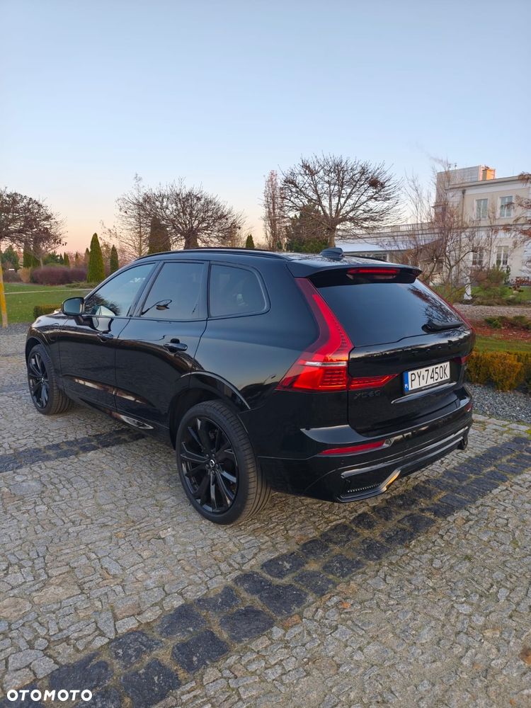 Volvo XC 60 T6 Plug-In Hybrid AWD Ultra Dark - 4