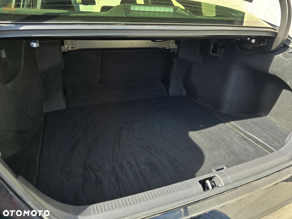 Toyota Camry 2.5 Hybrid Comfort CVT - 8