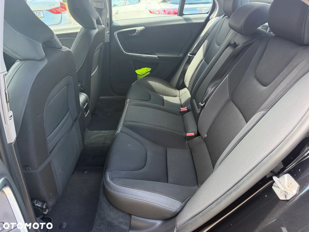 Volvo S60 D4 Drive-E Momentum - 11