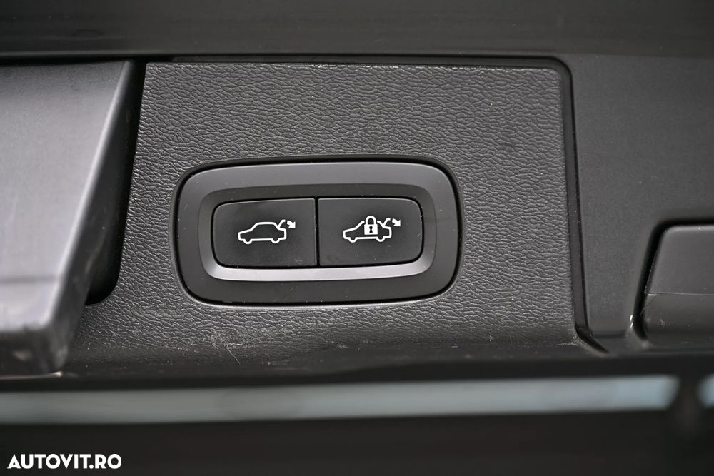 Volvo XC 60 D5 AWD Geartronic Inscription - 26