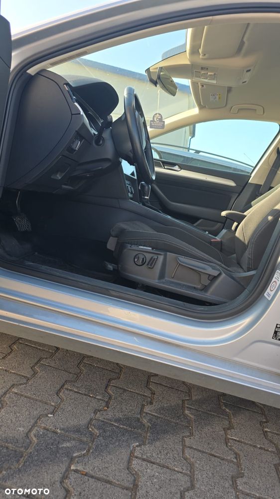 Volkswagen Passat 2.0 TDI SCR DSG Business - 6