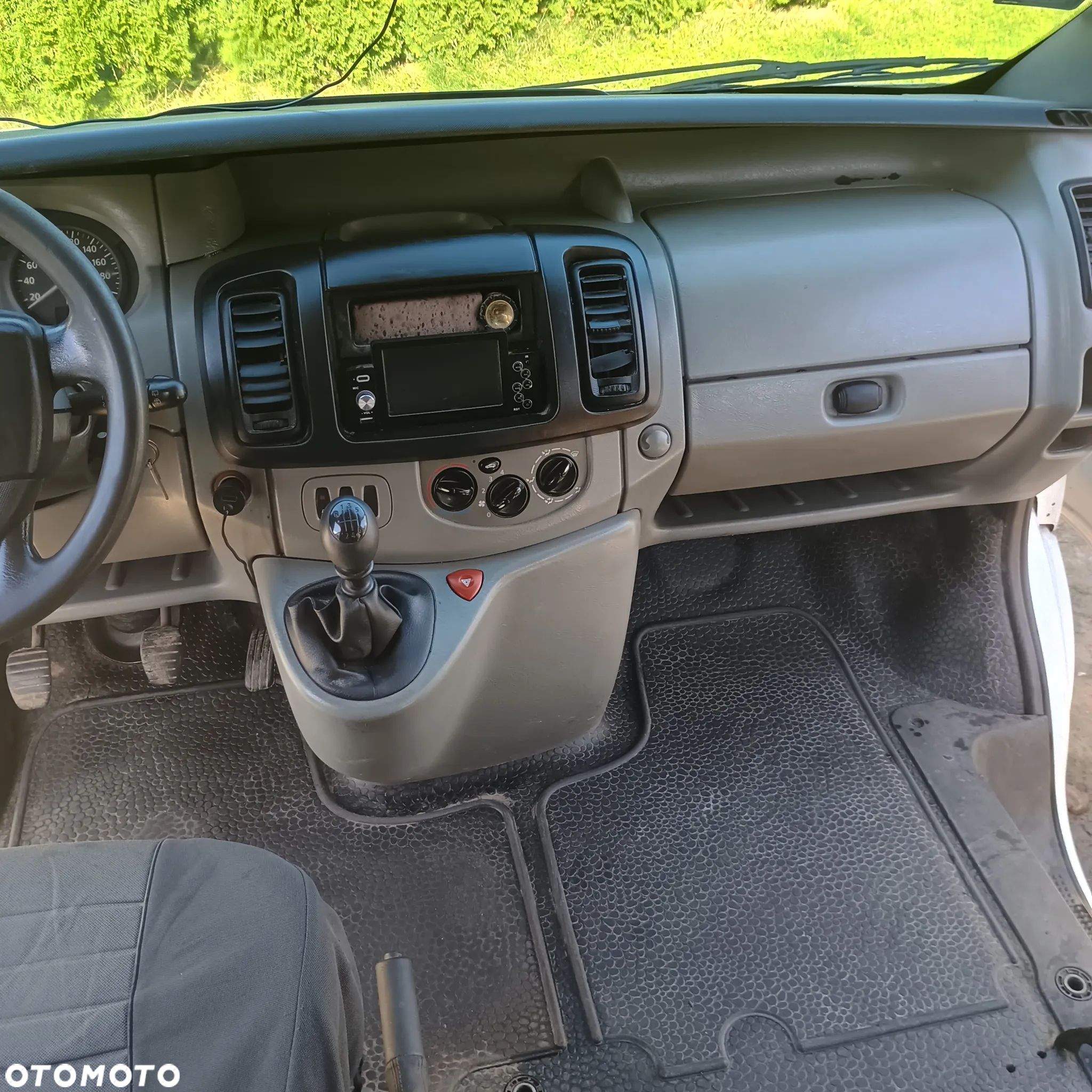 Renault Trafic - 12