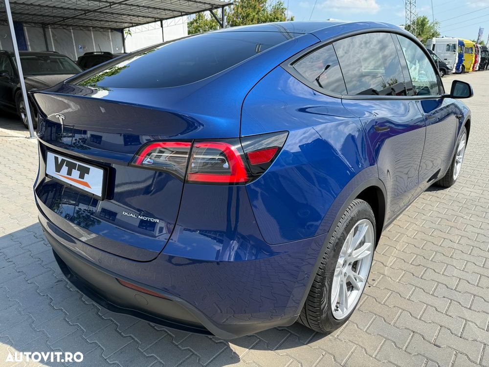 Tesla Model Y - 6