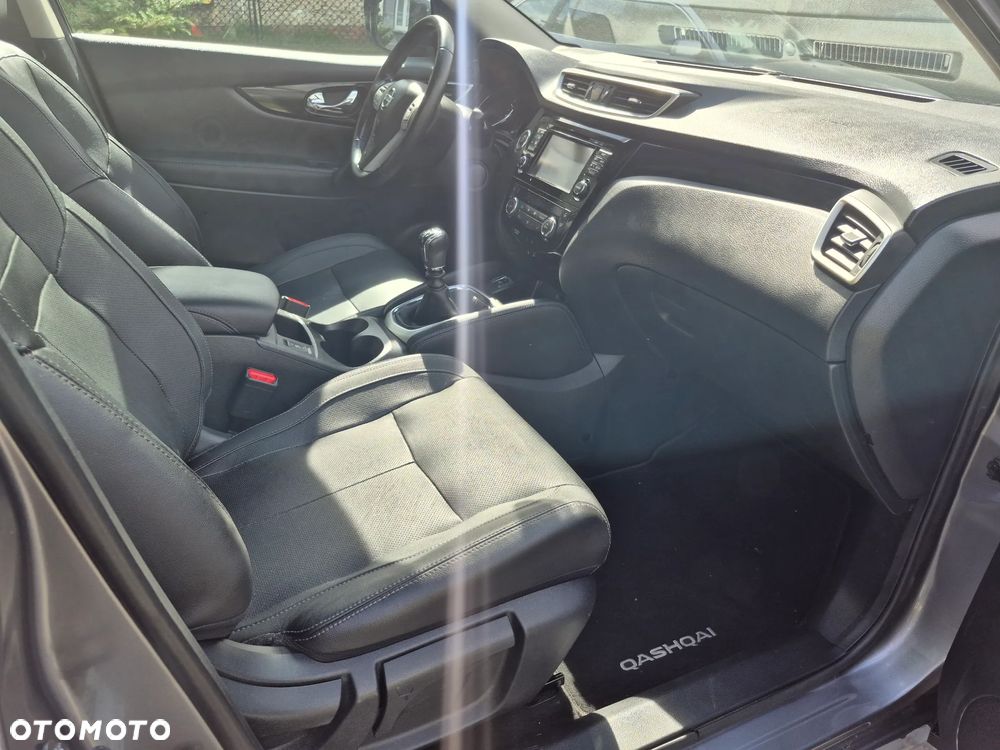 Nissan Qashqai 1.6 DIG-T 360 - 25