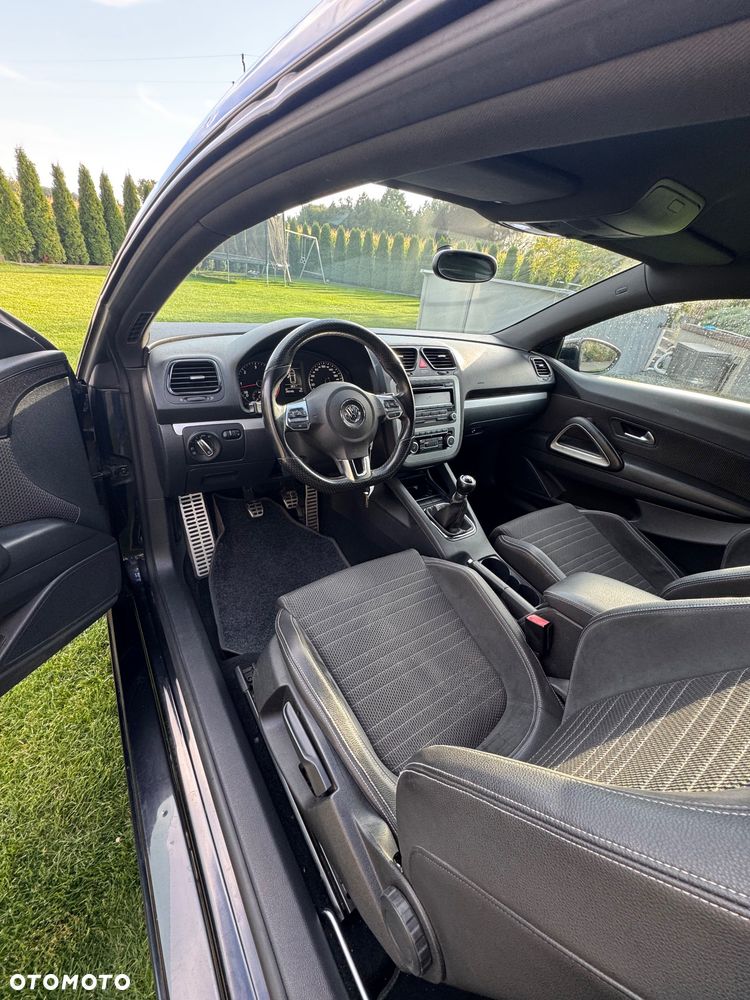 Volkswagen Scirocco 2.0 TDI - 11
