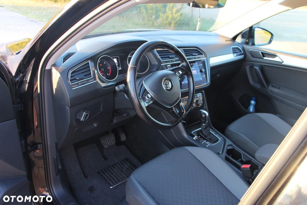 Volkswagen Tiguan - 8