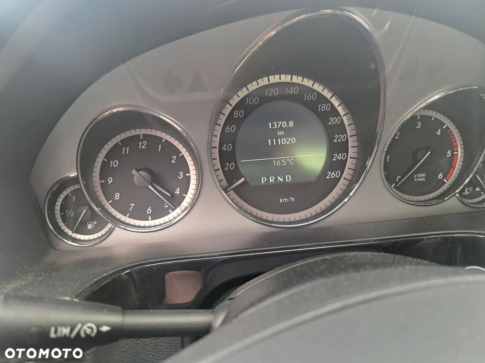 Mercedes-Benz Klasa E 220 CDI BlueEff Avantgarde - 23