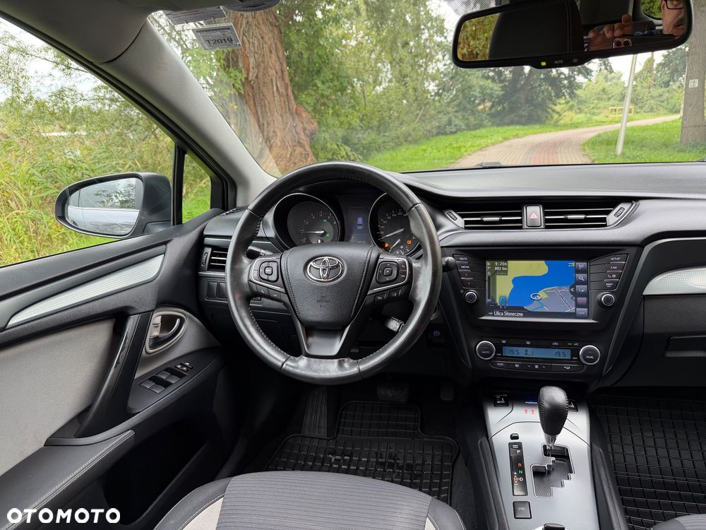Toyota Avensis Touring Sports 1.8 Multidrive S Edition S+ - 16