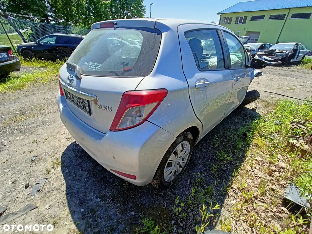 Toyota Yaris III 1.4 D4D Cała na CZĘŚCI - 2