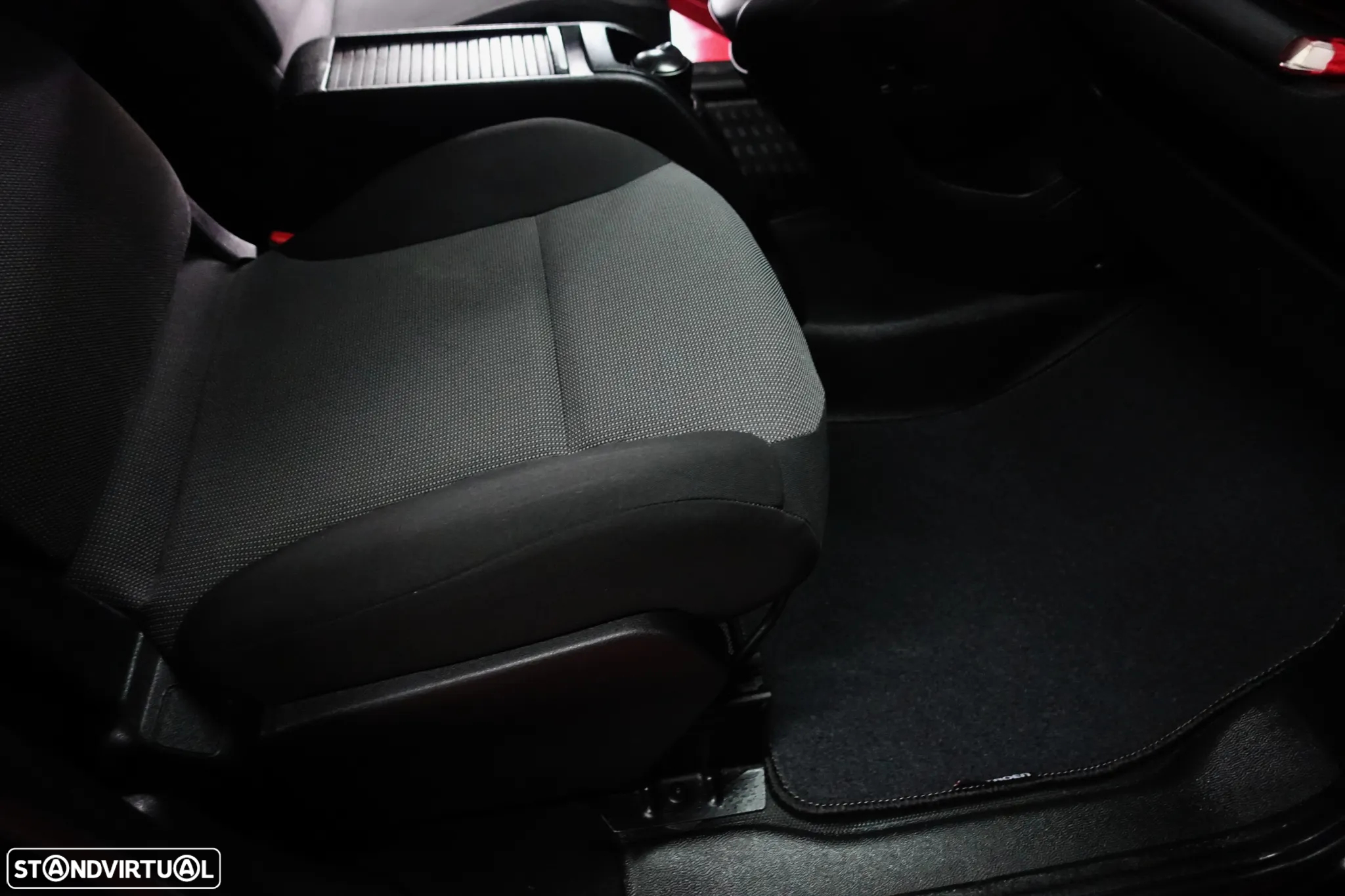 Peugeot BERLINGO IGUAL A NOVA - 36