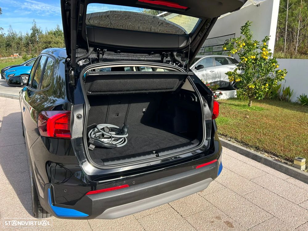 BMW iX1 xDrive30 - 9