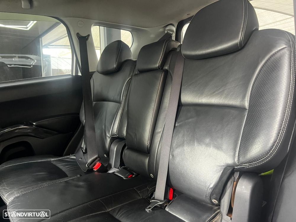 Mitsubishi Outlander 2.0 DI-D Intense 4WD - 12