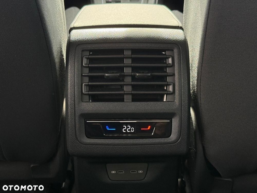 Volkswagen Golf - 31