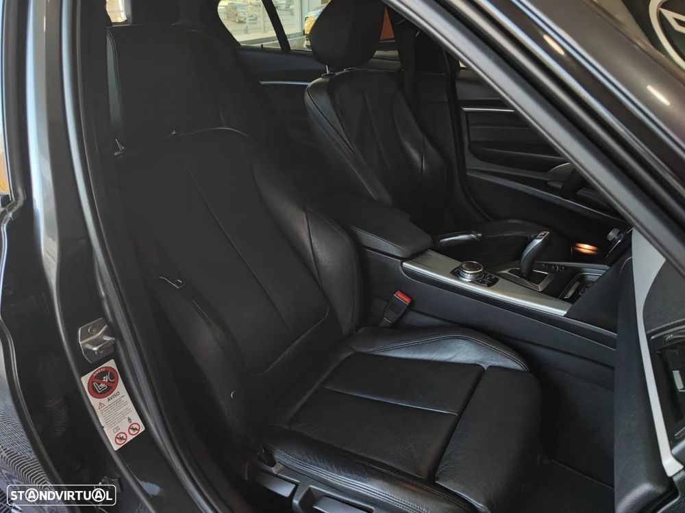 BMW 320 d Auto Pack M - 35