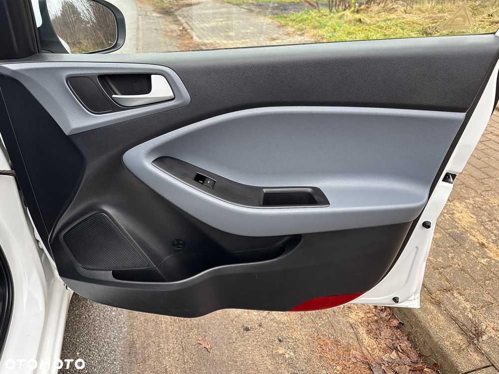 Hyundai i20 1.2 Fifa World Cup Edition - 15