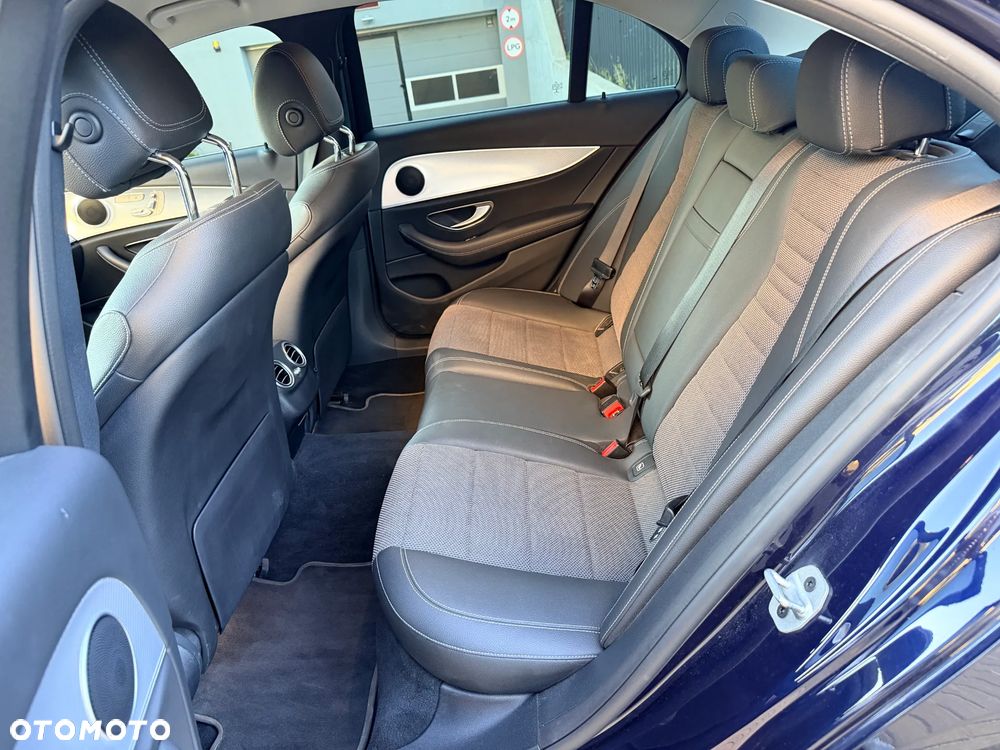 Mercedes-Benz Klasa E 220 d 4-Matic Avantgarde - 10