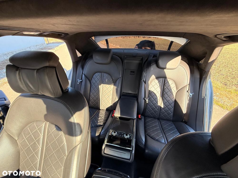 Audi A8 4.2 TDI DPF (clean diesel) quattro tiptronic - 29