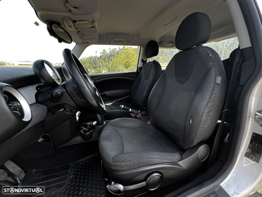 MINI 3 Portas Cooper D - 7