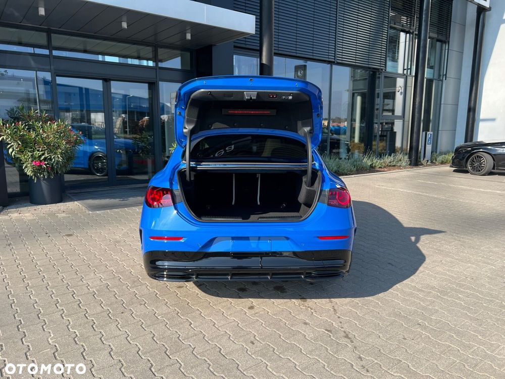 Mercedes-Benz CLA - 22