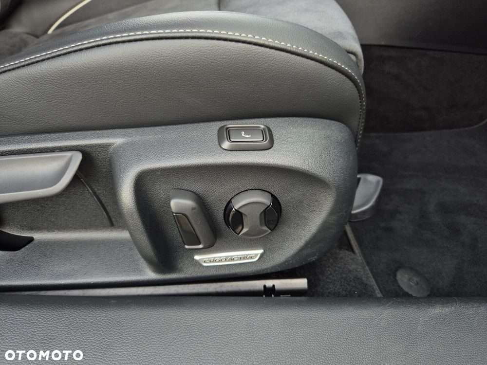 Volkswagen Passat - 14